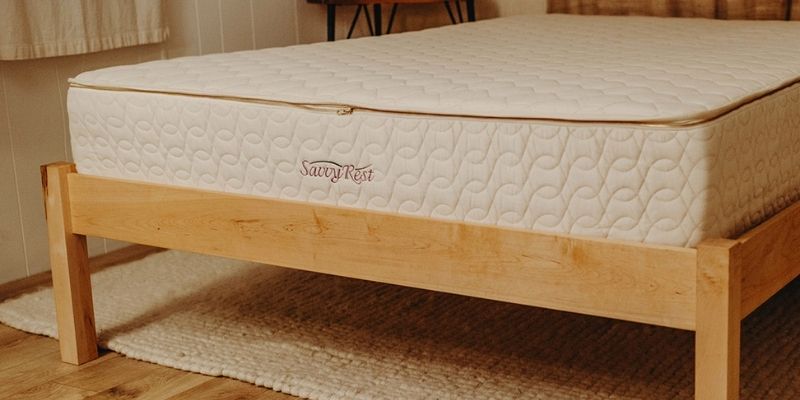 Savvy Rest latex mattress