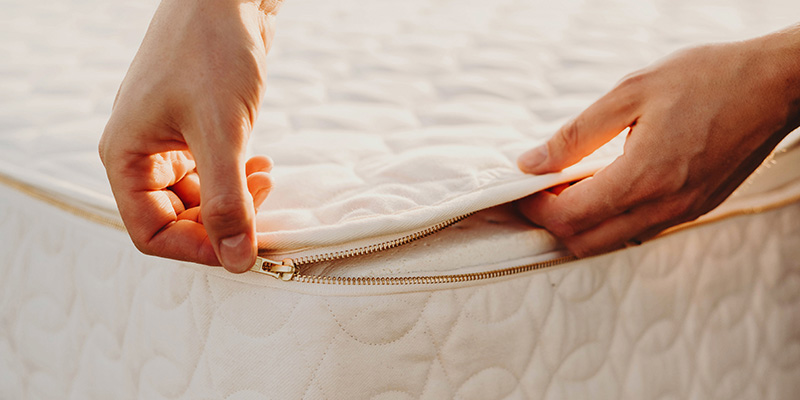 Sustainable mattress with organic cotton casing.