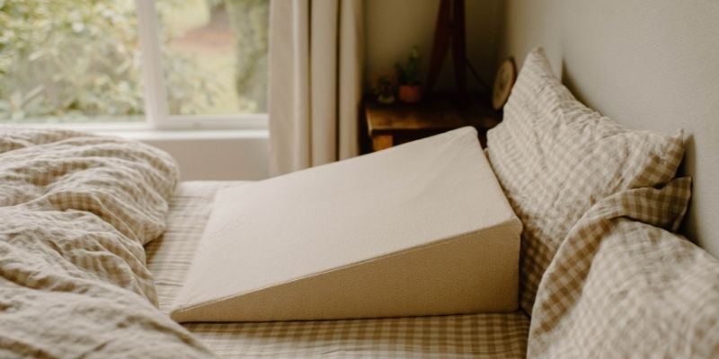 A Wedge Pillow For Hip Pain Can Help You Sleep • Wedge Pillow Blog